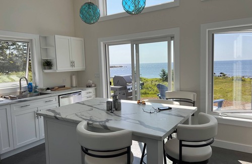 Hunts Point House | Oceanside Escape.