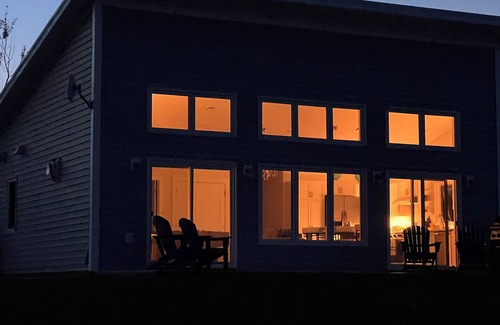 Hunts Point House | Oceanside Escape.