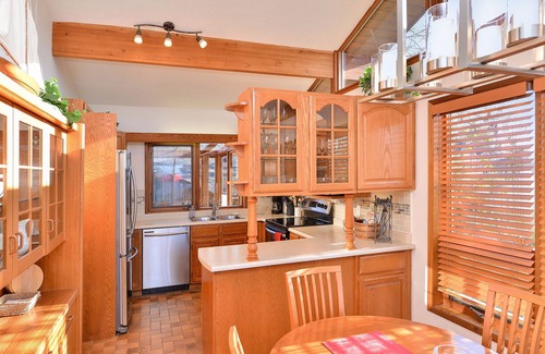 North Saanich House | Oceanview 3 Bedroom Lindal Beach Home On Patricia Bay