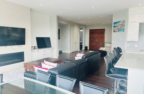 Regional District of Nanaimo House | Oceanview High end roof deck