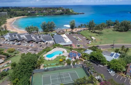 Nawiliwili Condo | Oceanview Kalapaki Beach Healthy/Non-toxic 2-bedroom condo with WiFi, AC