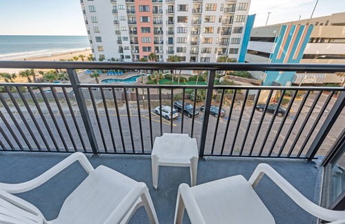Myrtle Beach Condo | Oceanview Landmark,King Bed,Handicap Accessibility