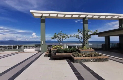 Poblacion District Apartment | Oceanview Relaxing 2Bedrooms Resort with Balcony facing Picturesque Samal island