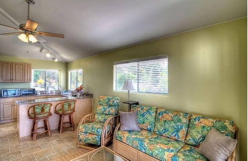 Holualoa House | Oceanview Suite and Cottage