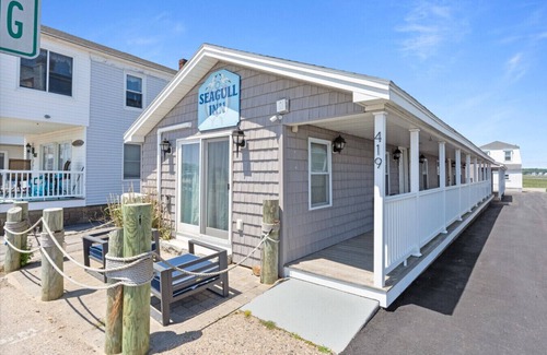 Hampton Apartment | *Oceanview Suite | Hampton Beach | Pet Friendly*