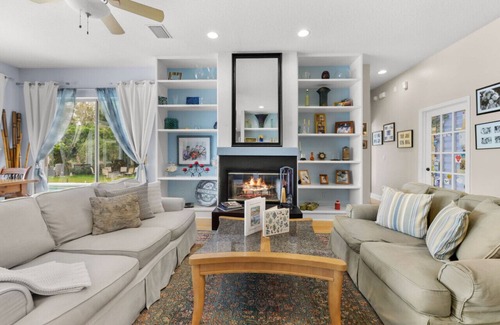 Odessa House | Odessa Lakeside: 3BR Pool & Hot Tub