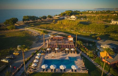 Kamisiana Hotel | Odos Oneiron Tavronitis Bay