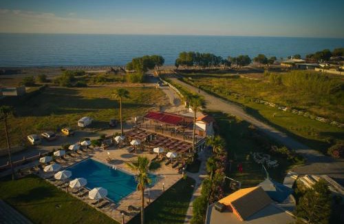 Kamisiana Hotel | Odos Oneiron Tavronitis Bay