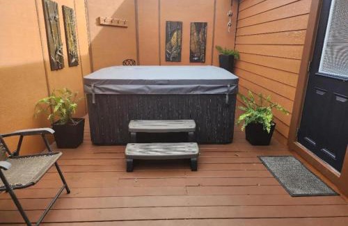 Smith River House | Odysea Ocean Cabin 26 W Jacuzzi & Modern Decor
