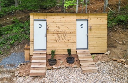 Hartford Cabin | Off-Grid Mini A-Frame in Hartford, TN- Cabin U