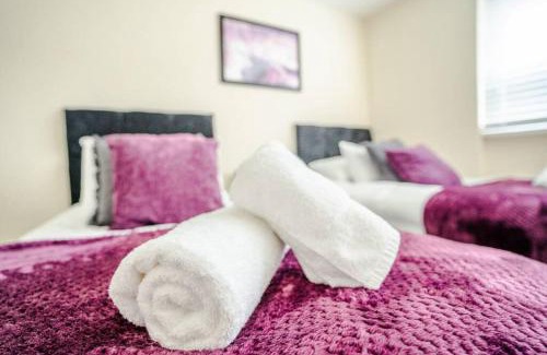 Pontlliw and Tircoed Apartment | Off Road Parking, Smart TV in Each Room!