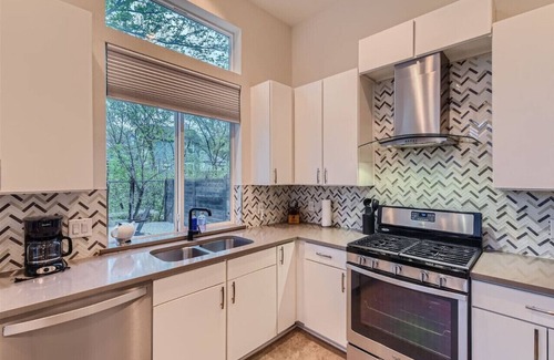 MLK House | Off the hook in Austin