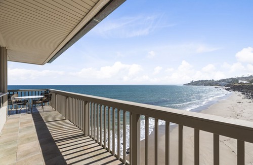 Central Malibu Condo | Offering discounted rate during October 14-18th