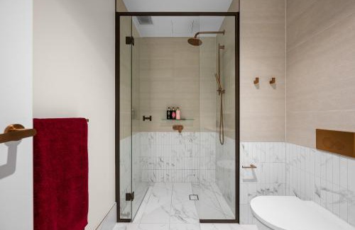 Melbourne Central Business District Apartment | Offline - Luxurious Sapphire 1 Bedroom