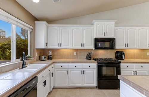 Redding House | Ohana Landing : WaterSide Spa* AirH0ckey