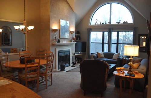 Ludlow Condo | Okemo Slopeside, luxury 4 Bdrm: 200 yard EZ walk to slope, ski right to condo