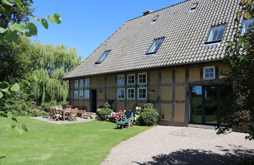 Pommerby House | Old barn near the beach with fireplace, sauna and plenty of space for families
