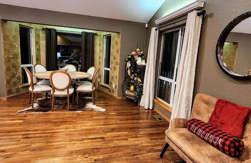 Royal House | Old Bear Creek Lodge