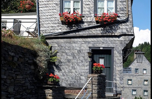 Monschau Apartment | Old Direktorenhaus the silk factory