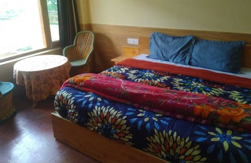Old Manali House | Old House Himalayas (50mbps speed )