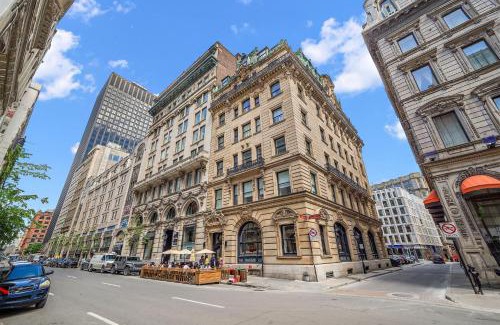 Old Montreal Apartment | Old Montreal's Luxe Charm