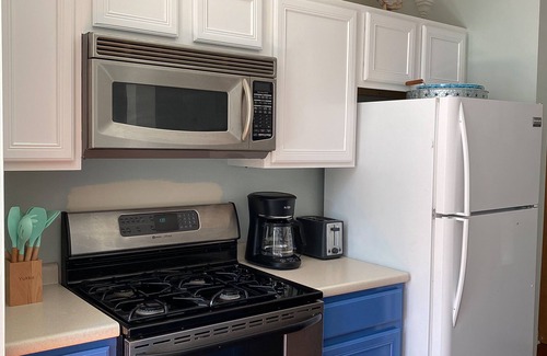 Ocean Park Condo | Old Orchard Beach Condo with pool, 5 minute walk to Beach