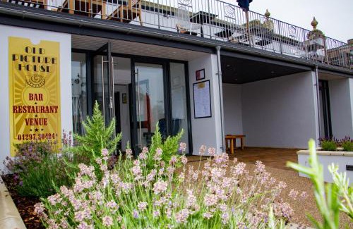 Seaton Apartment | Old Picture House