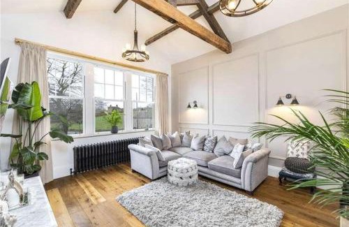 Skipton House | old school house