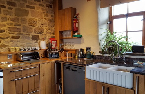 Leek Cottage | Old Shire Stables (3 bedrooms) - sleeps 6 guests in 3 bedrooms