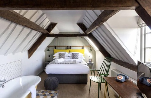Stow-on-the-Wold Hotel | Old Stocks Inn
