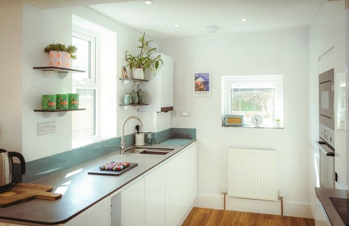 Eastbourne Cottage | Old Town Cottage - cosy cottage hideaway with patio garden