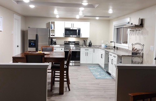 Florence Condo | Old Town Florence getaway, walking distance to shops and restaurants.