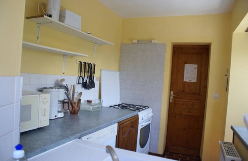 Aure sur Mer Cottage | Old wine press near Omaha Beach