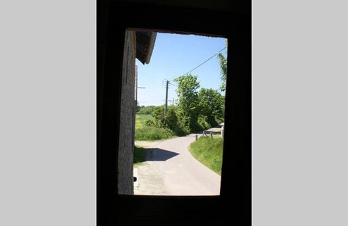 Aure sur Mer Cottage | Old wine press near Omaha Beach