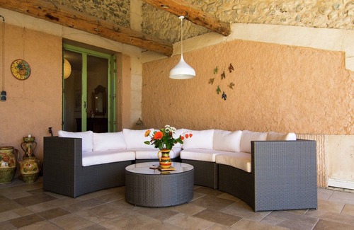 Thezan-les-Beziers House | Old wine storehouse with terrace and garden