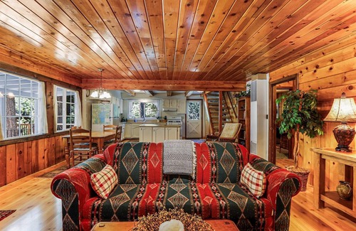 Lake Forest House | Olde Tahoe Charmer - Pet Friendly