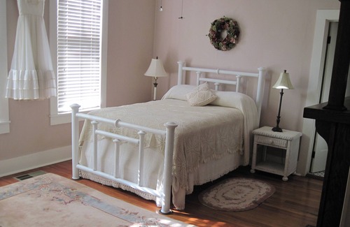 Merigold House | Older-home charm in small town close to all MS Delta attractions.