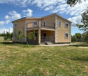 Velim Apartment | OLIVA DOM Čista Mala