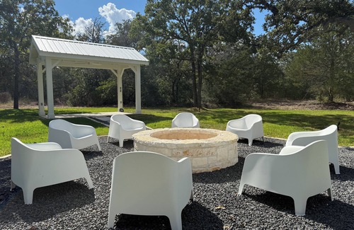 Round Top House | Olive House | Countryside Vibes Close to Town