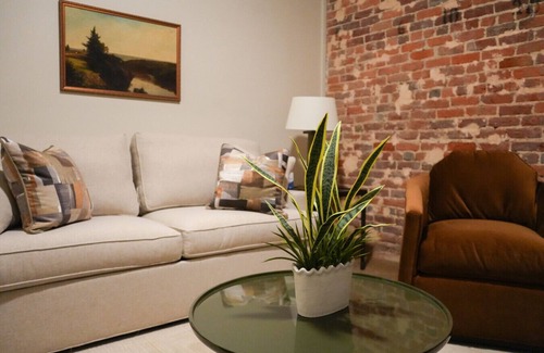 Demopolis Apartment | Olive - The Flats Demopolis