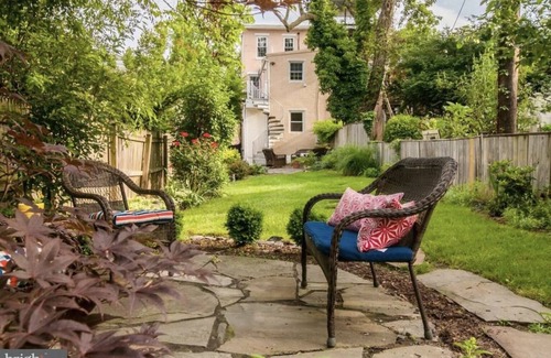 Downtown Apartment | “Oliver’s Retreat”.1882 Private Downtown Apartment in Historic Frederick
