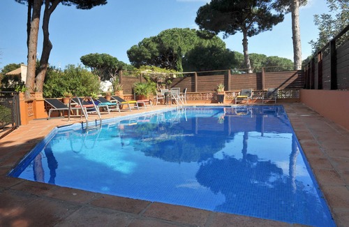 L'Escala House | OLIVES: House with pool near Cala Montgó for 12 people