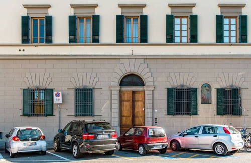 Santo Spirito Apartment | Oltrarno Star in Florence