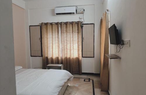 Bengaluru Hotel | Om Shakthi Suits
