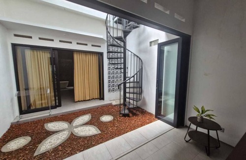 Central Yogyakarta House | Omah Saha Kraton Jogjakarta