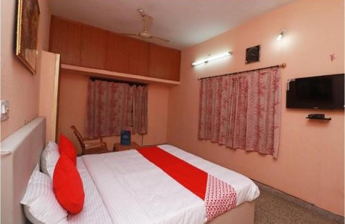 Patia Hotel | Omm Sai Plaza Near Infocity by Mor Services
