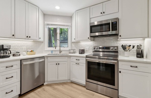 Fernandina Beach Condo | Omni AIP Poolside One-Story Villa, 8-Min Walk to Beach, Wagon & Chairs Included!