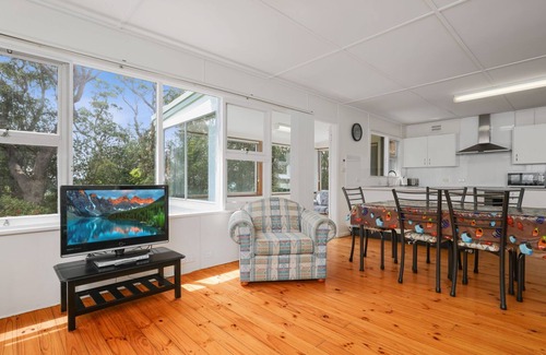 Vincentia Apartment | On Collingwood Beach - Upstairs Apartment