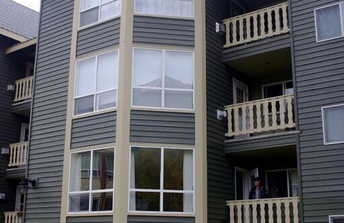East Kootenay Condo | On Hill Condo - Spruce Lodge at Timberline (walk to lifts)