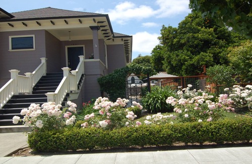 Napa House | On Main Street - Only One block to the start of Downtown Napa! Non-Hosted